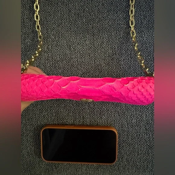 Tory Burch Hot Pink Crossbody Reptile Bag with Gold Chain - Picture 5 of 13